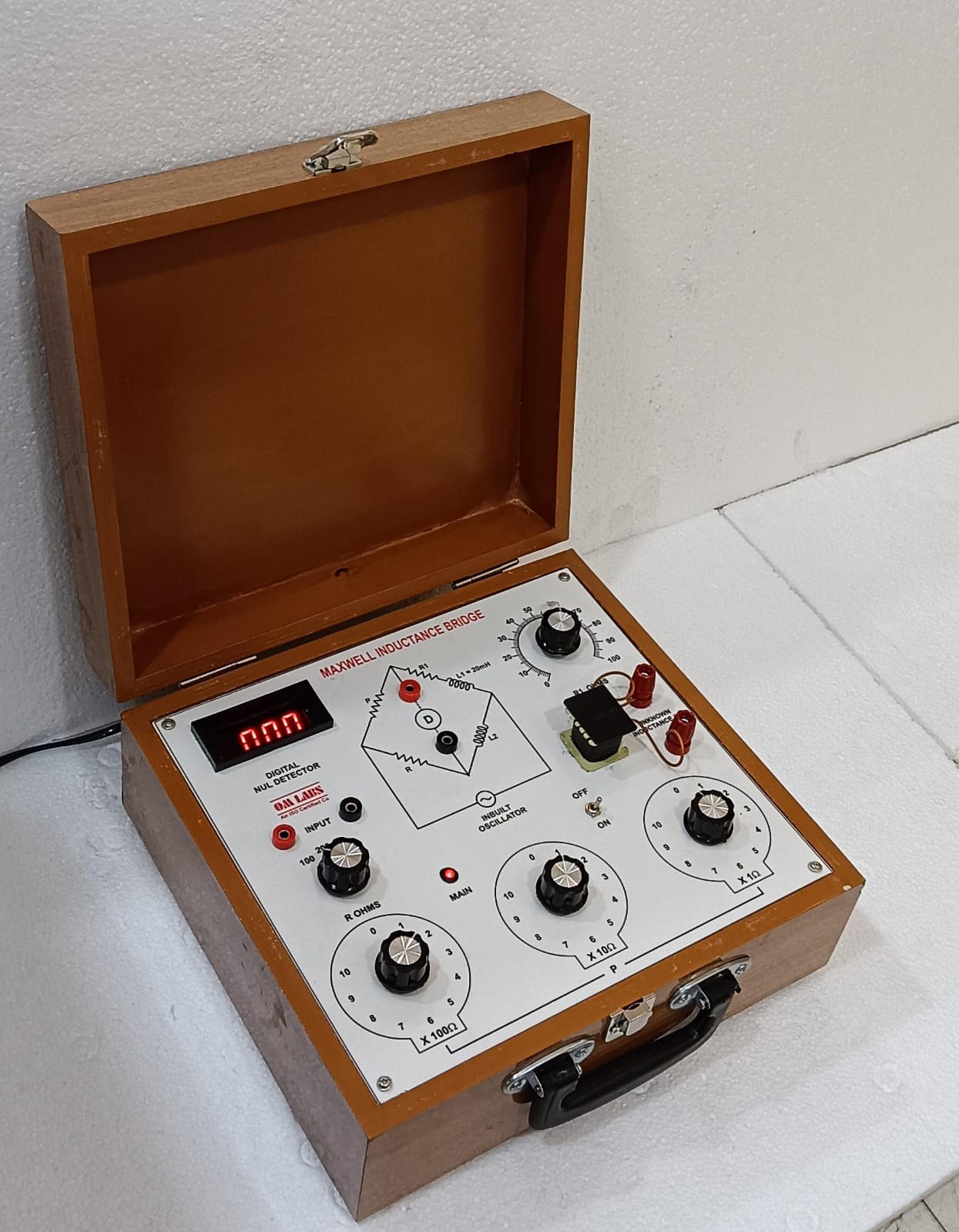 Maxwell Inductance Bridge with Null Detector & Oscillator With Wooden Box - Image 2