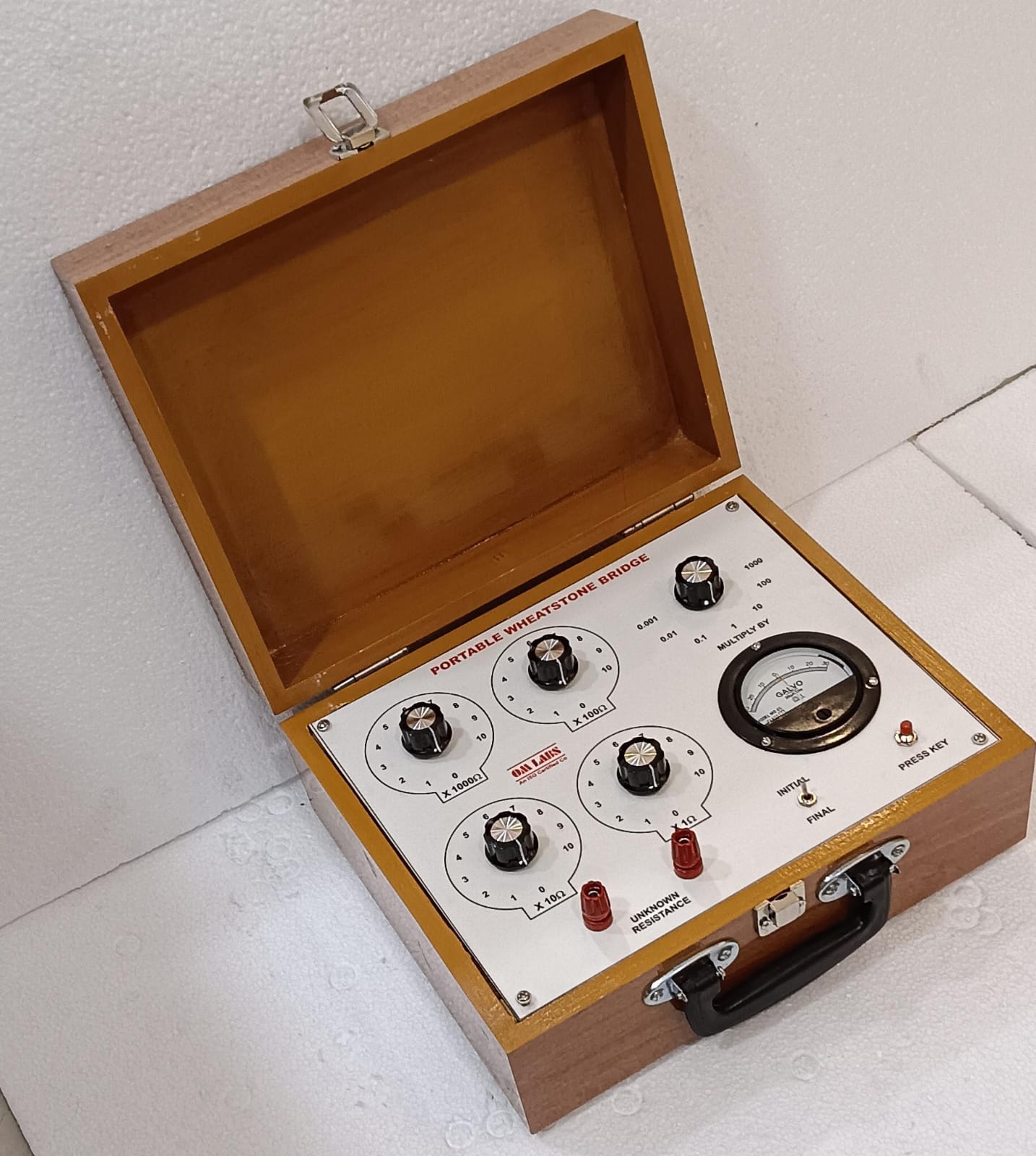 Portable Wheatstone Bridge with Wooden Box